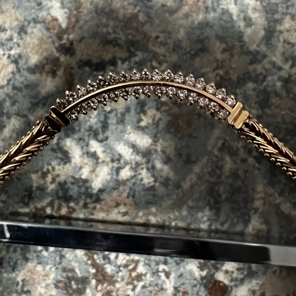 Solid 14kgold with 32 high quality diamonds, 22penny weights, 34grams, 1.21oz - Picture 3 of 7